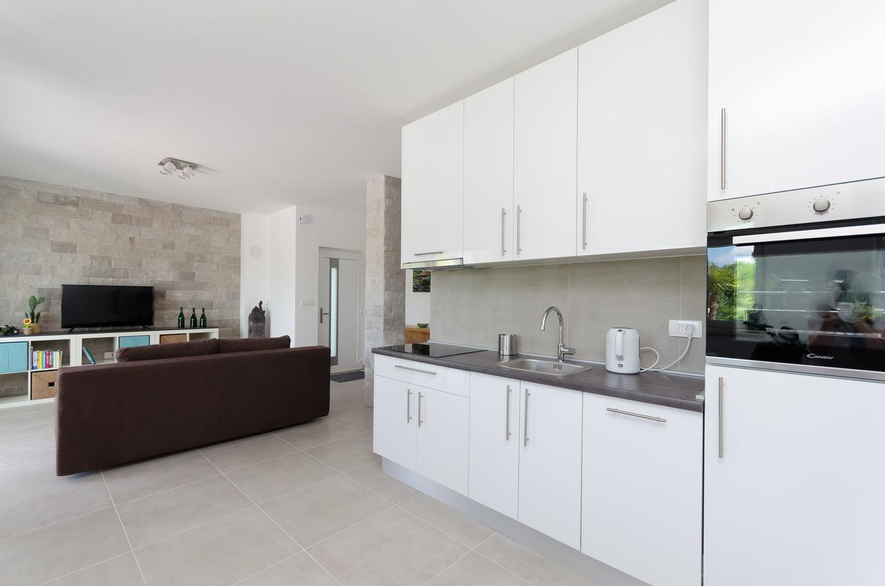 Apartments Residence Romance Pinezići Zewnętrze zdjęcie