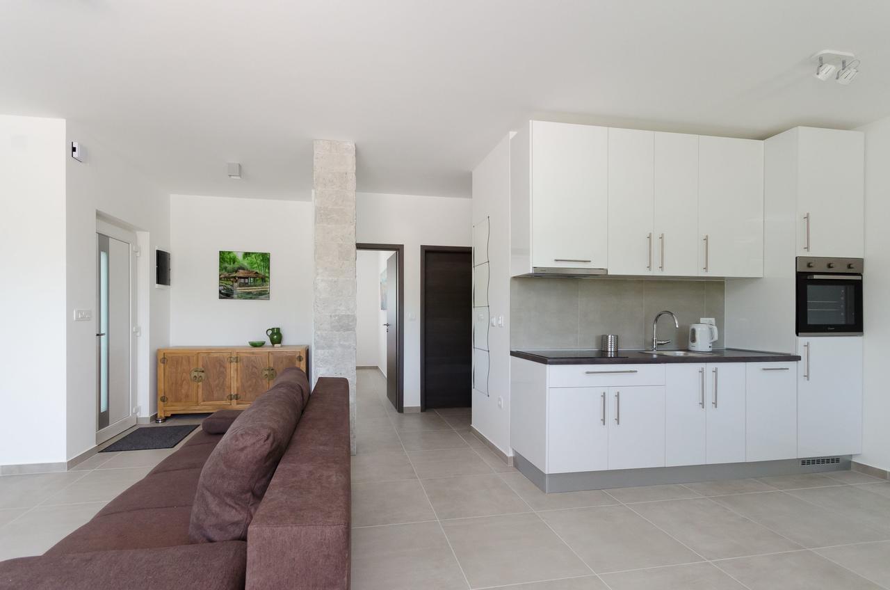 Apartments Residence Romance Pinezići Zewnętrze zdjęcie