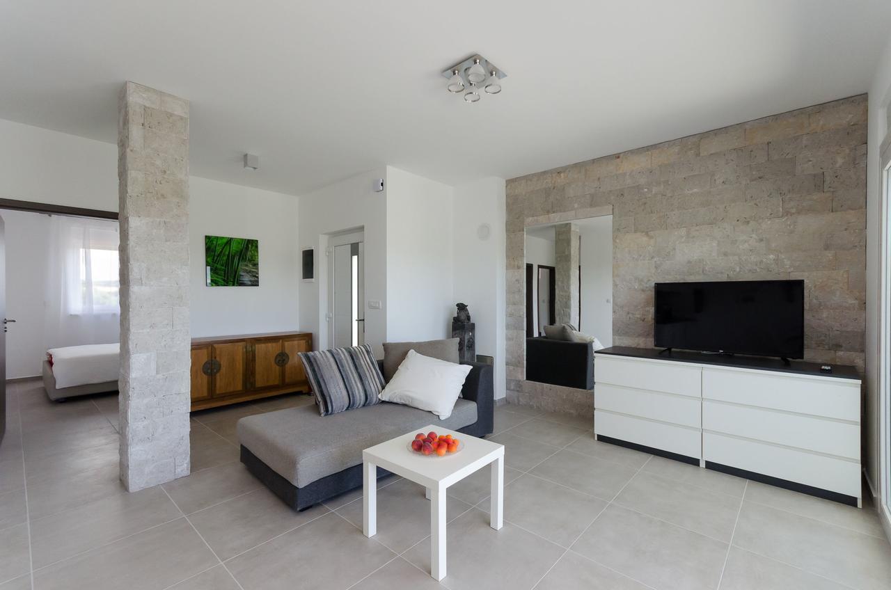 Apartments Residence Romance Pinezići Zewnętrze zdjęcie