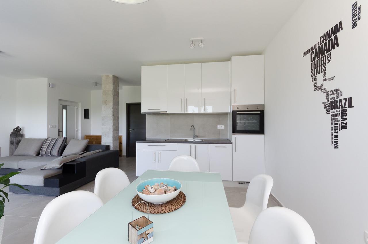 Apartments Residence Romance Pinezići Zewnętrze zdjęcie