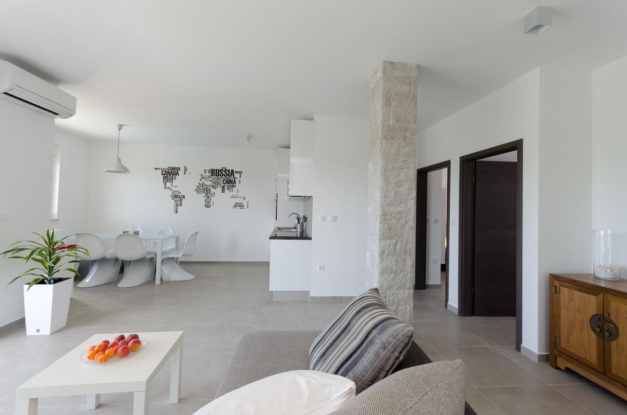 Apartments Residence Romance Pinezići Zewnętrze zdjęcie
