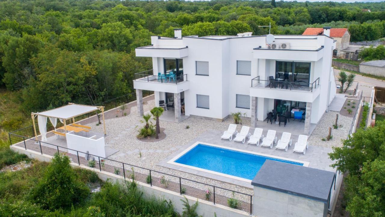 Apartments Residence Romance Pinezići Zewnętrze zdjęcie
